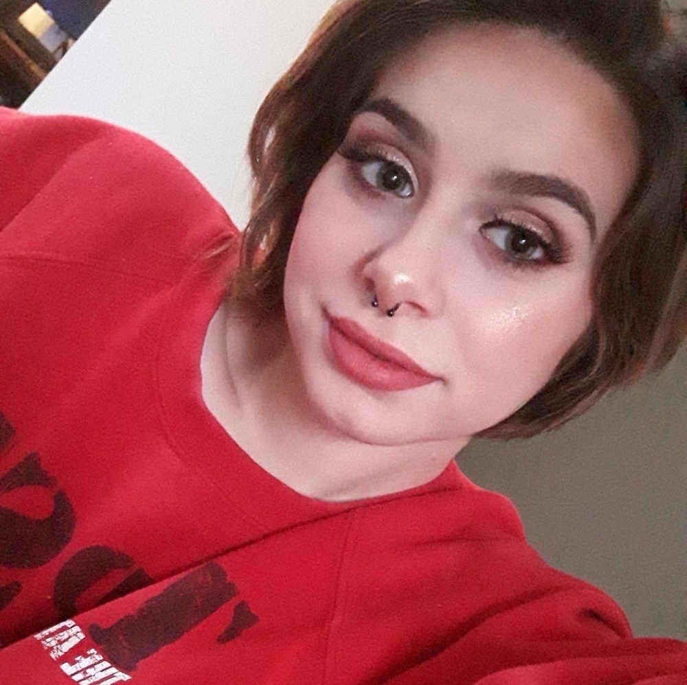 Meet your Posher, Selena